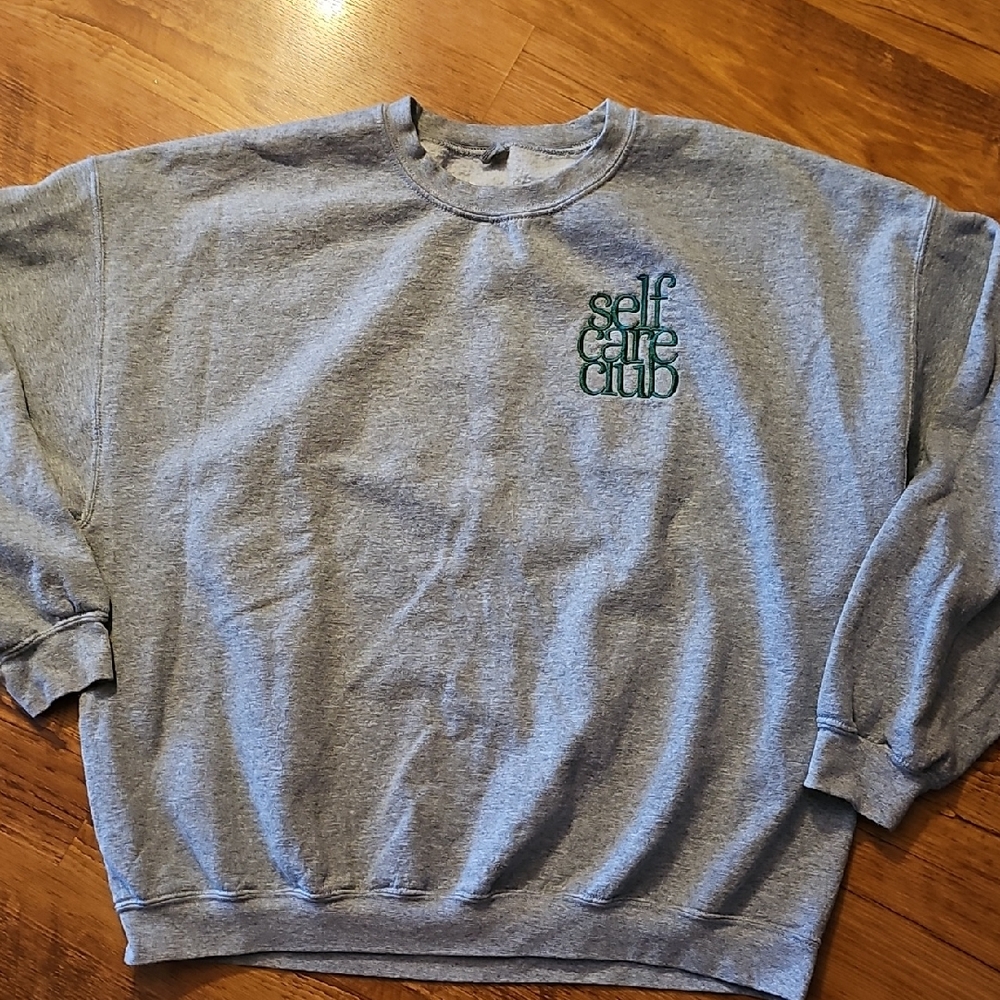 Gray Womens Sweatshirt. Size Xl